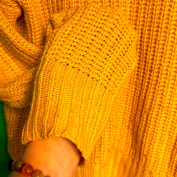 Arden Basic S Wide Sweater good for M Size Knitted LongSleeves for AnyOccasions - Picture 5 of 10